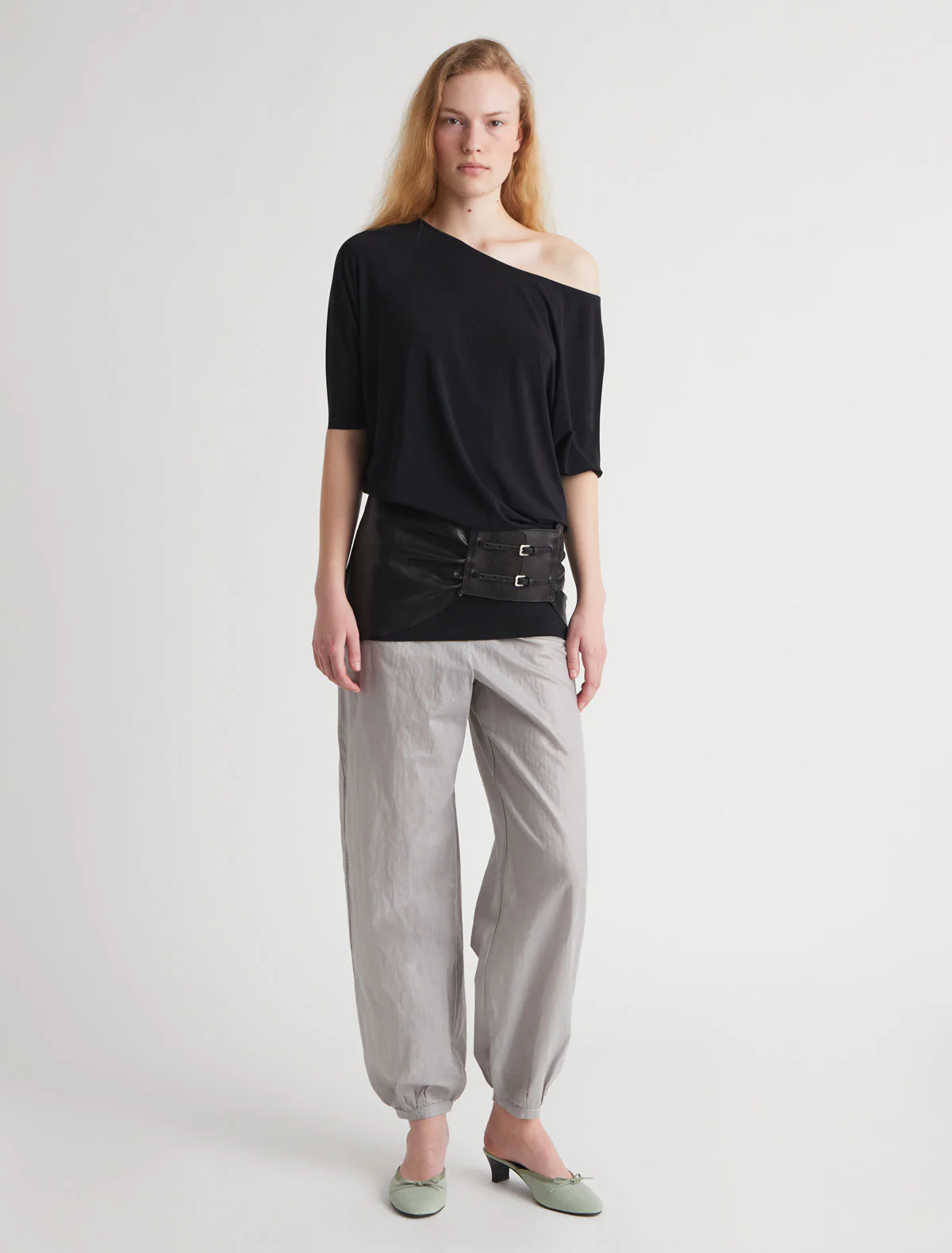 no 2830 / Adriana - Image 2