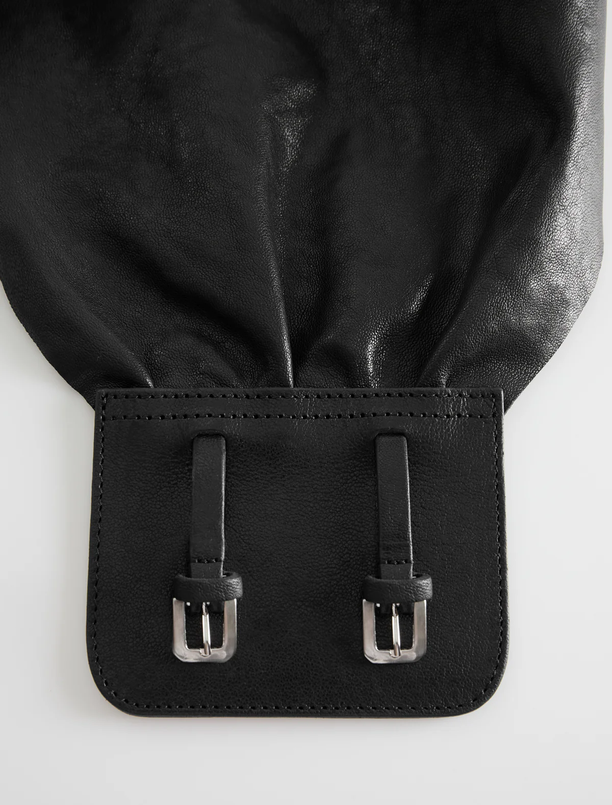 no 2830 / Adriana - Image 5