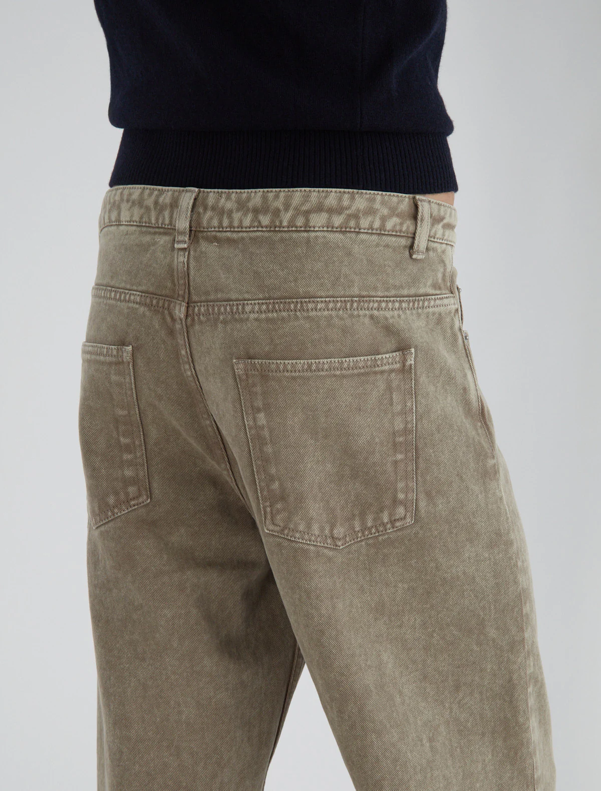 no 2679 / James - Image 6