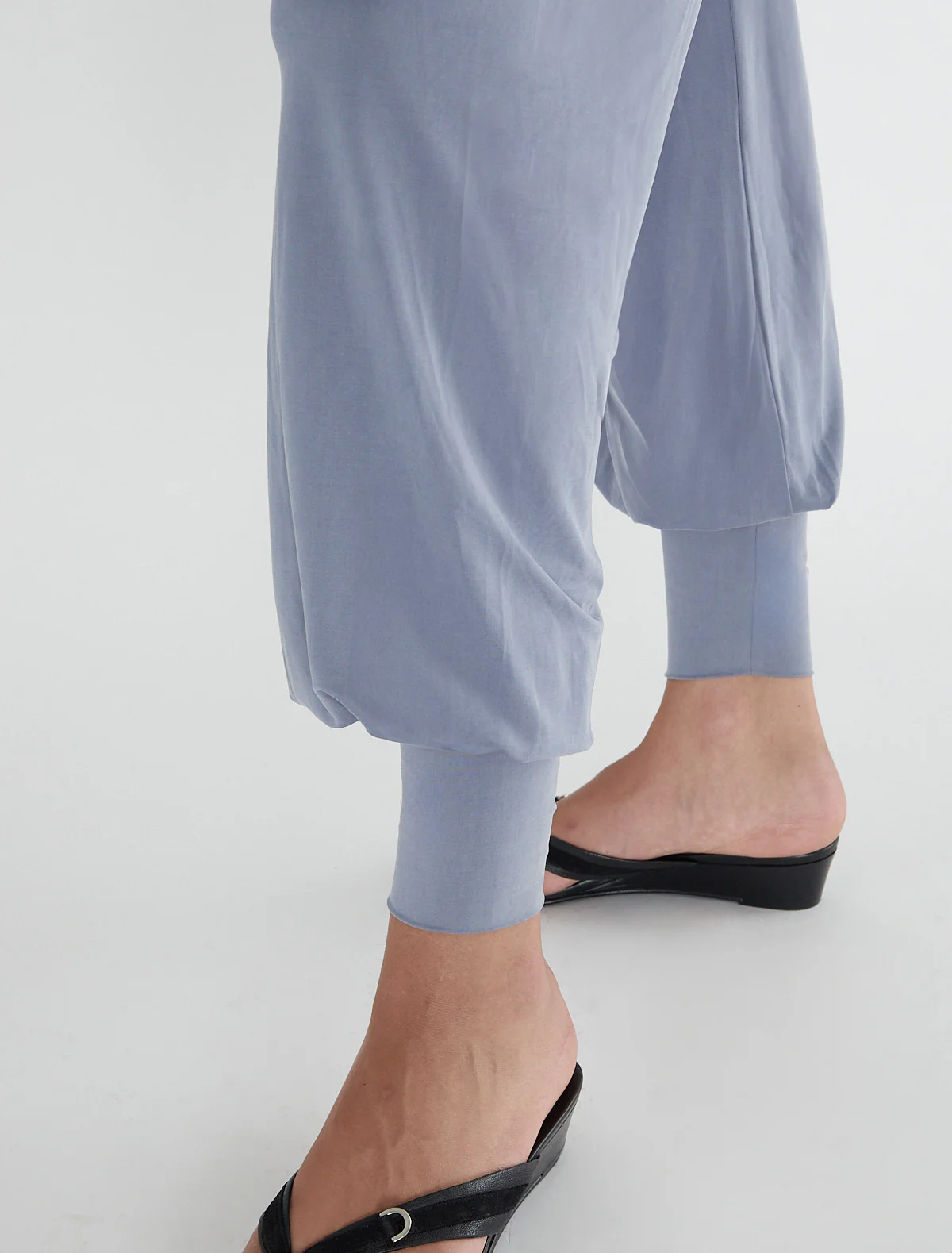 no 2552 / Manuela - Image 4