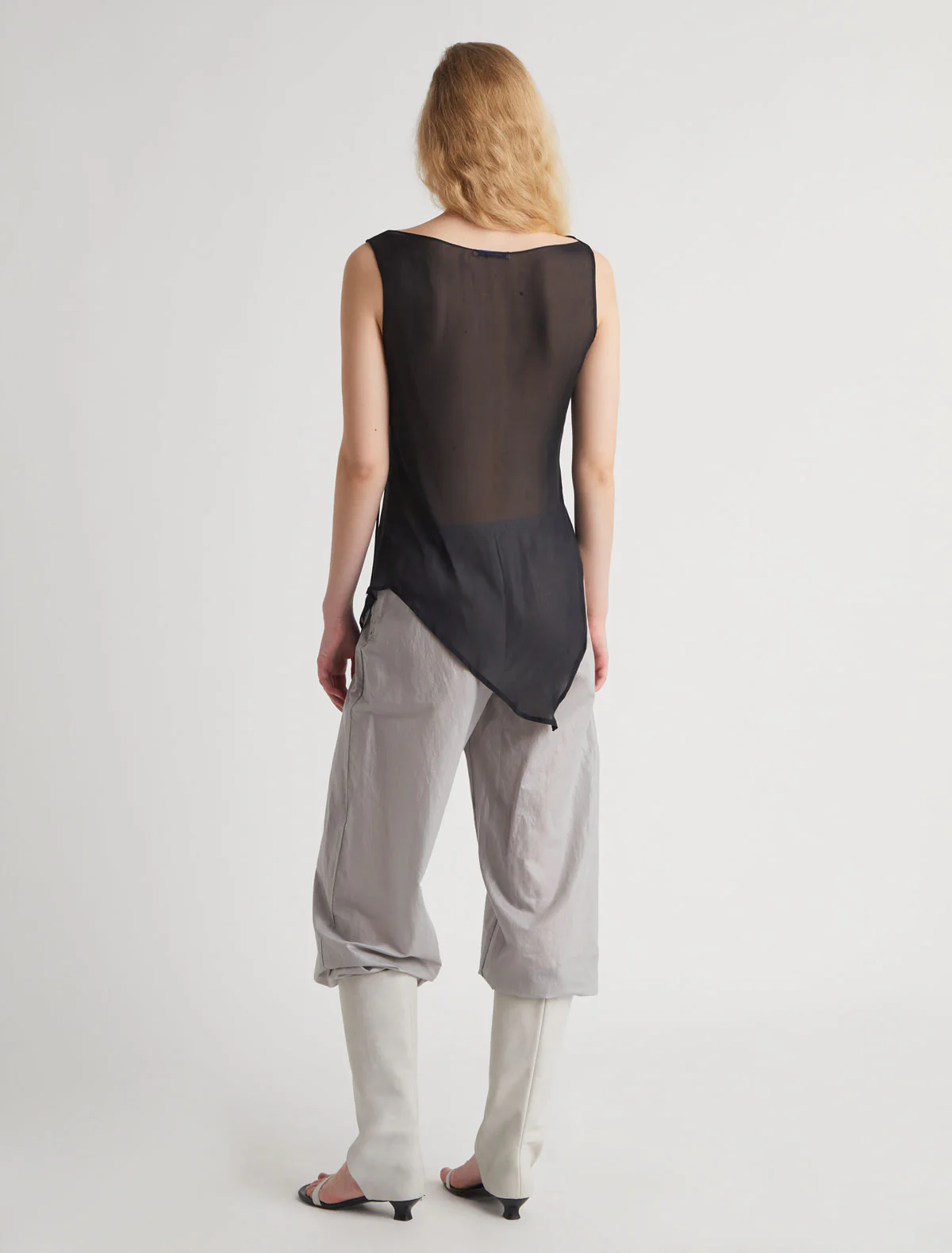 no 2835 / Manuela - Image 4